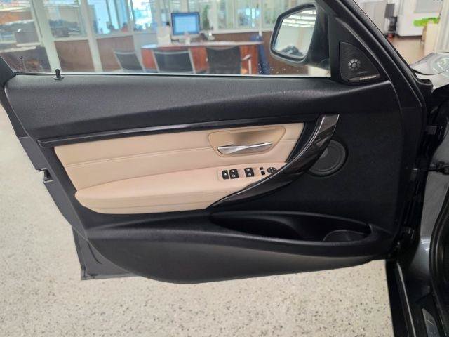Used 2015 BMW 328i xDrive Sedan AWD/4WD image 25