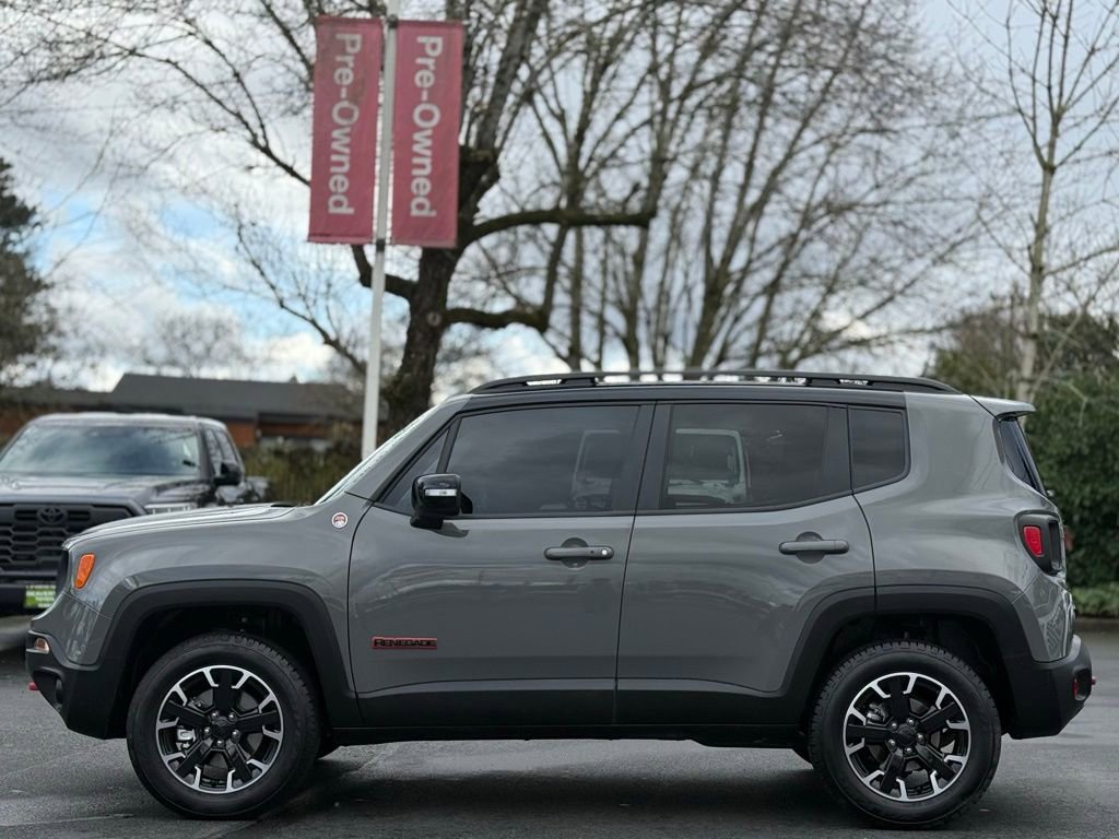 Used 2023 Jeep Renegade Trailhawk image 2