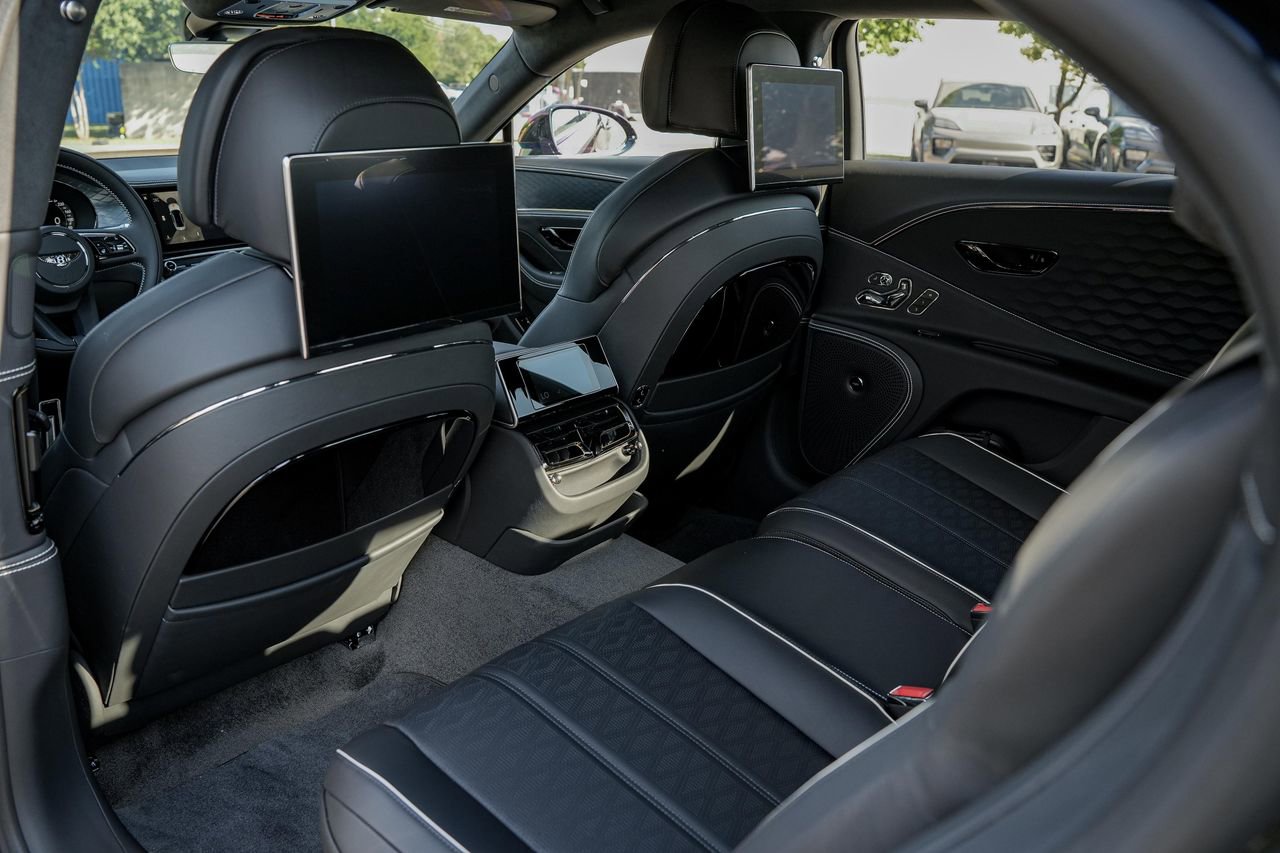 New 2025 Bentley Flying Spur Plug-In Hybrid AWD/4WD image 35