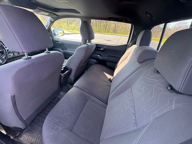 Used 2016 Toyota Tacoma TRD Sport w/ Premium & Technology Package image 13