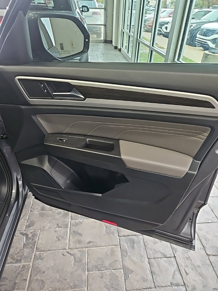Used 2023 Volkswagen Atlas SE image 11