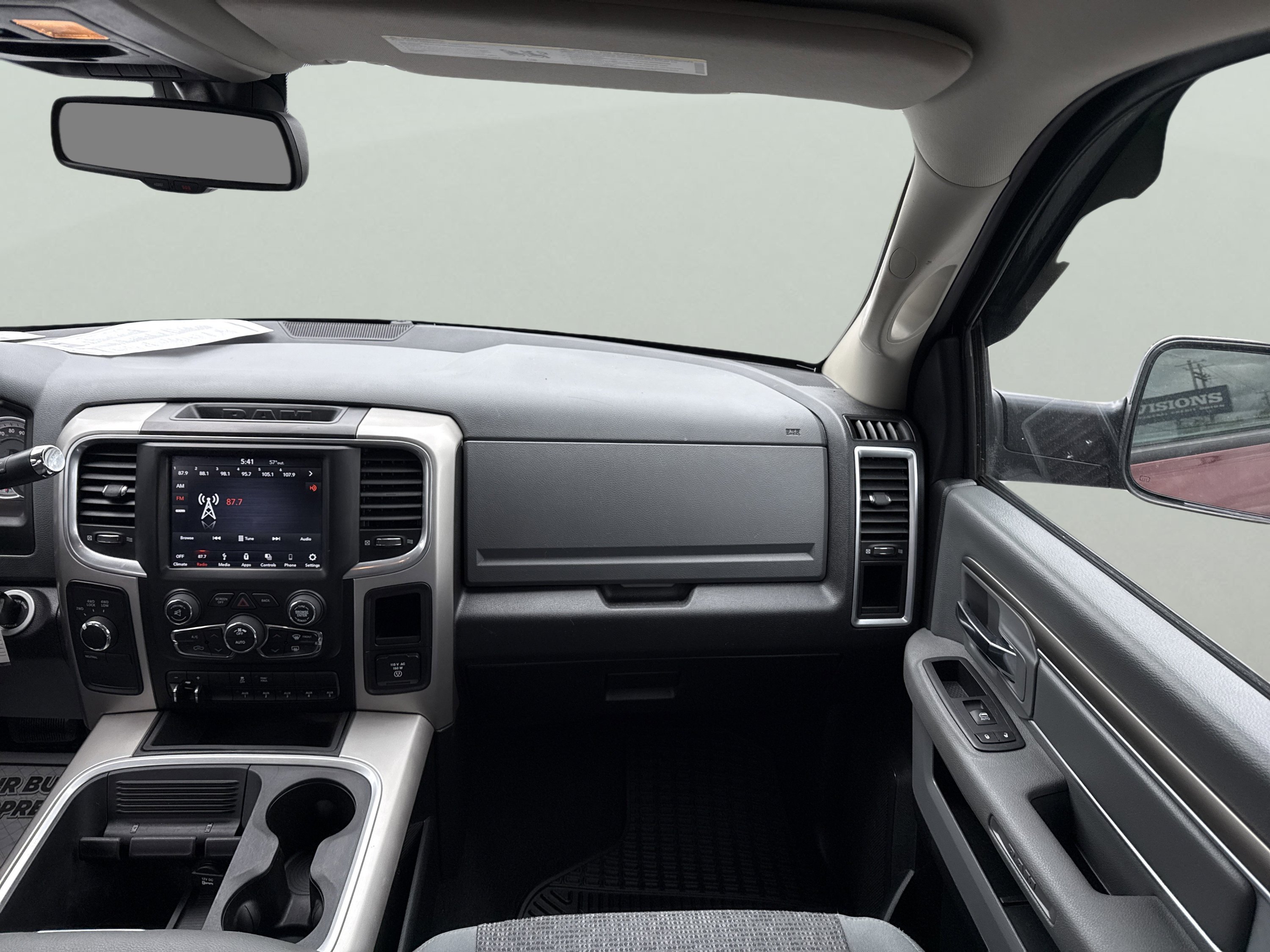 Used 2018 RAM 3500 SLT w/ Luxury Group AWD/4WD image 11
