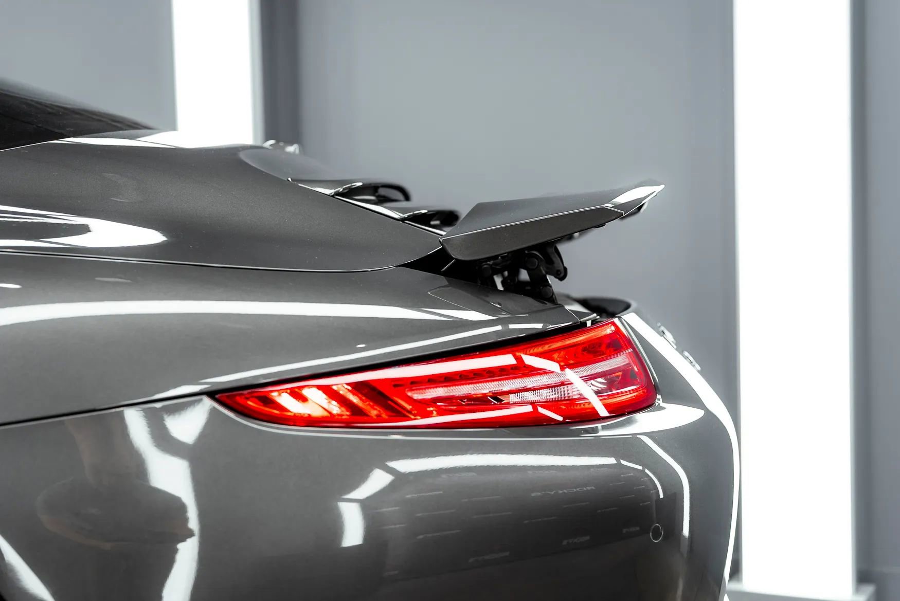 Used 2014 Porsche 911 Carrera image 36