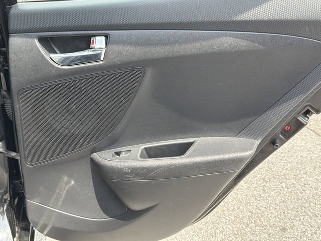 Used 2013 Hyundai Veloster FWD image 16