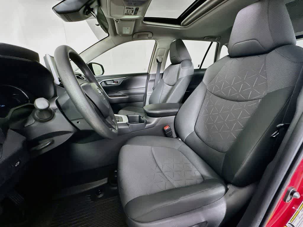 Used 2025 Toyota RAV4 XLE w/ Convenience Package FWD image 12