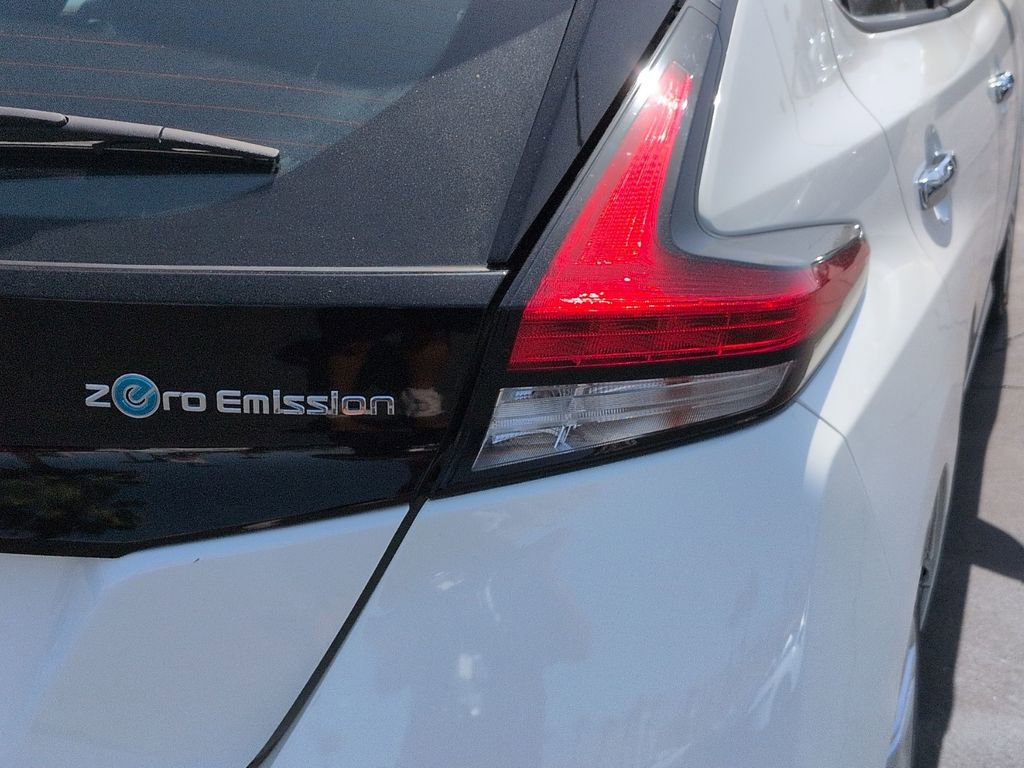 Used 2020 Nissan Leaf S image 11