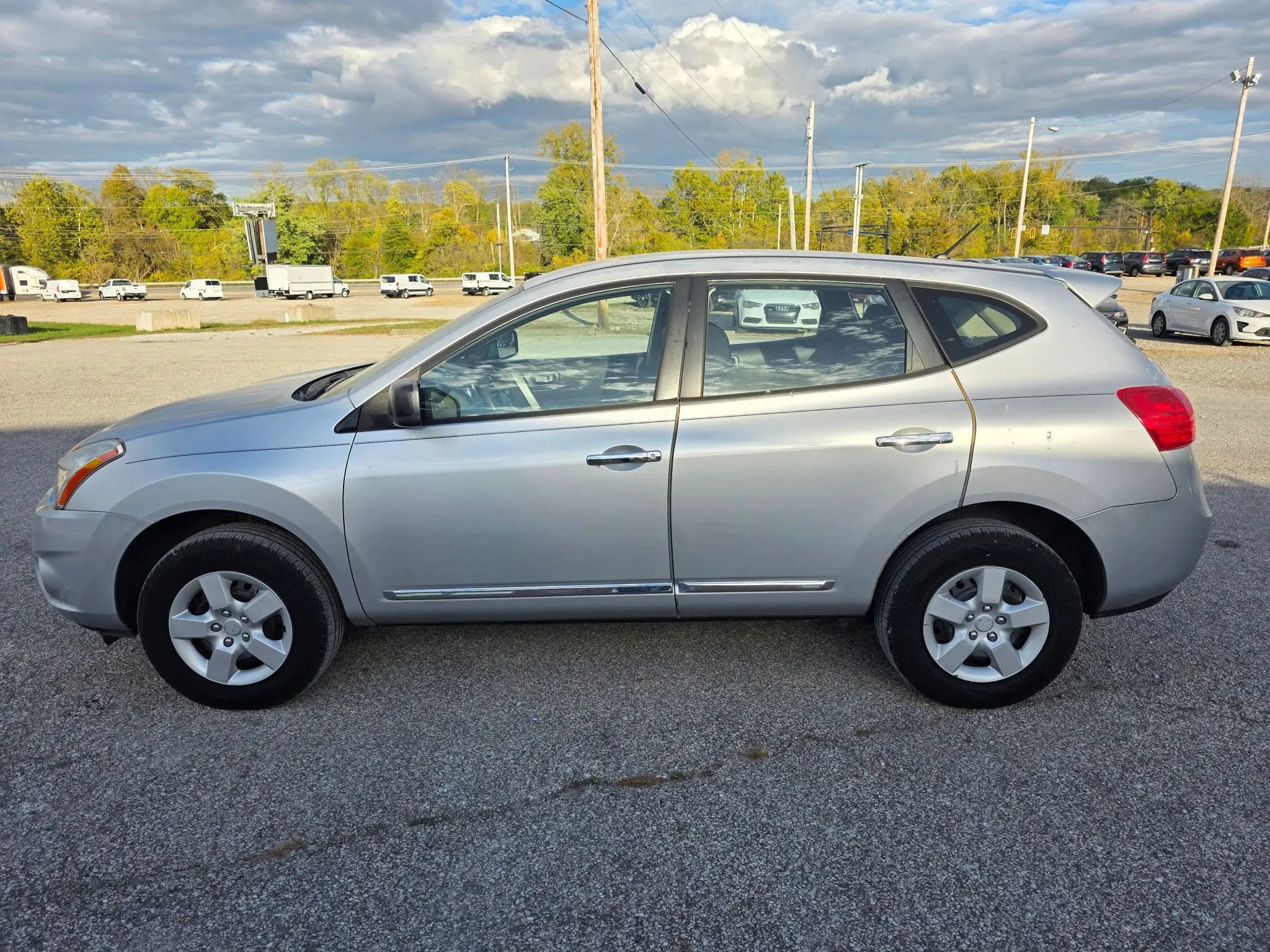 Used 2013 Nissan Rogue S FWD image 1