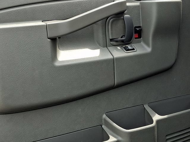 Used 2025 GMC Savana 2500 w/ Driver Convenience Package RWD image 30