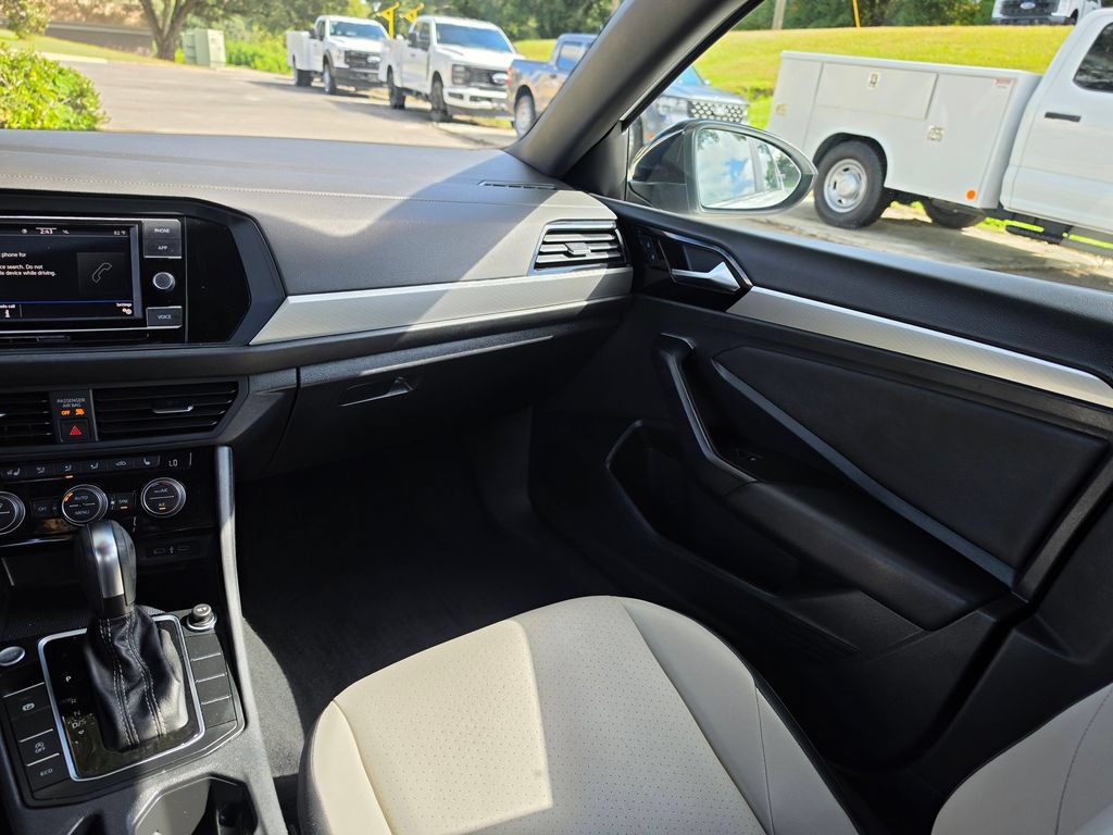 Used 2021 Volkswagen Jetta R-Line w/ R-Line Cold Weather Package FWD image 17
