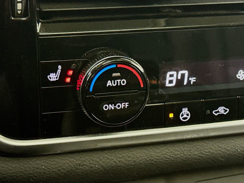 Used 2023 Nissan Rogue SV w/ SV Premium Package image 19