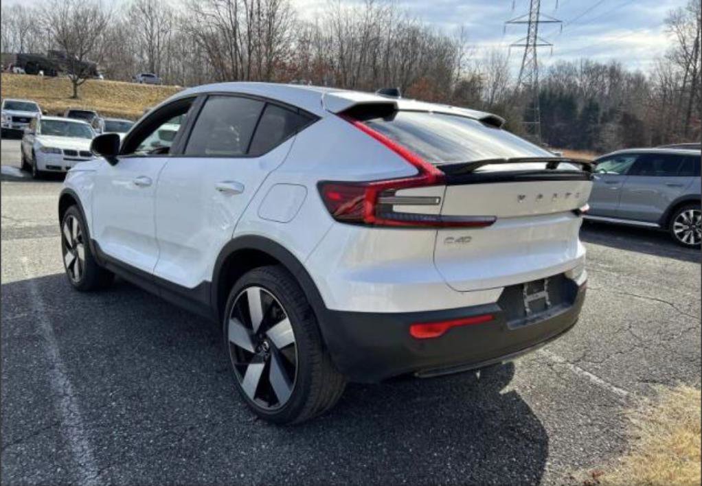 Used 2023 Volvo C40 P8 Recharge Ultimate image 2