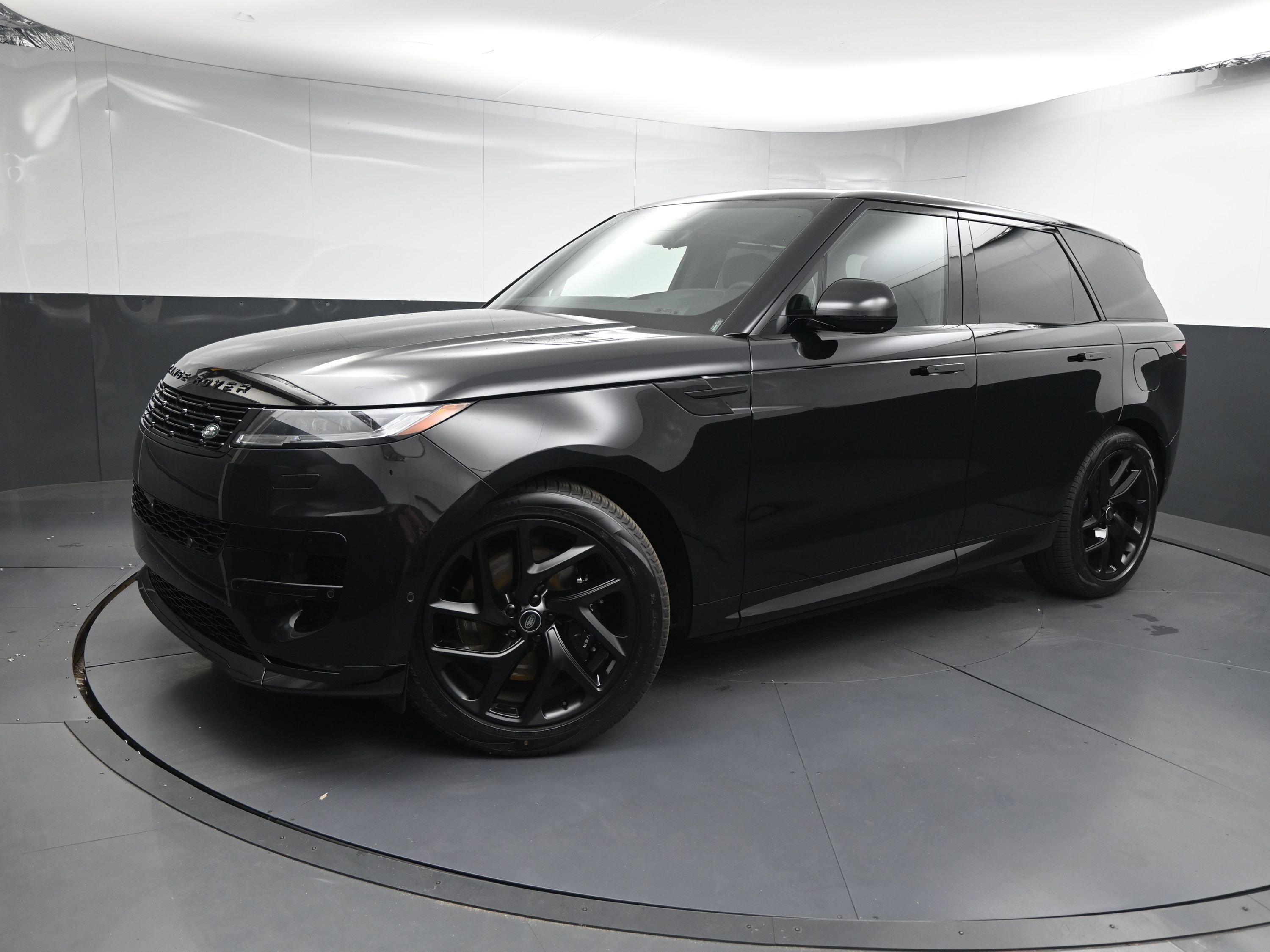 New 2025 Land Rover Range Rover Sport Dynamic SE image 1