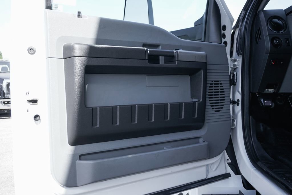 Used 2016 Ford F650 2WD Regular Cab Super Duty image 25