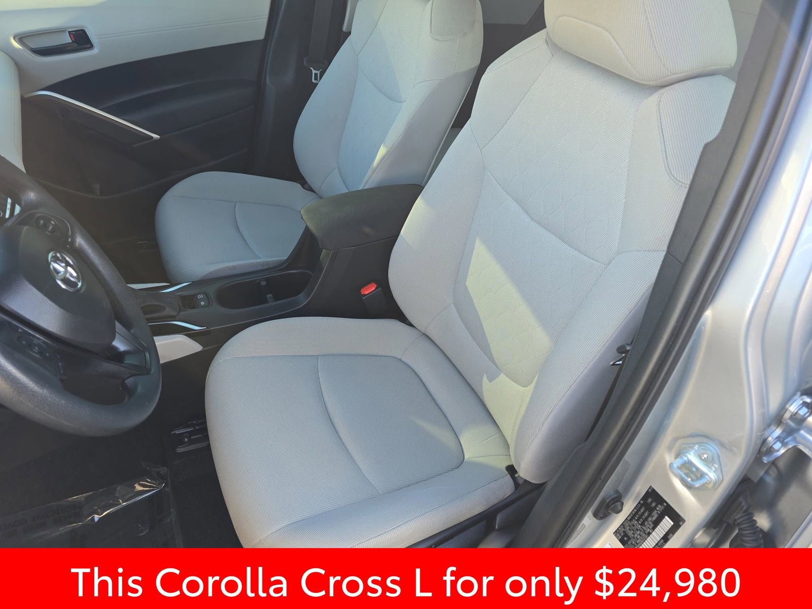 Used 2024 Toyota Corolla Cross L image 20