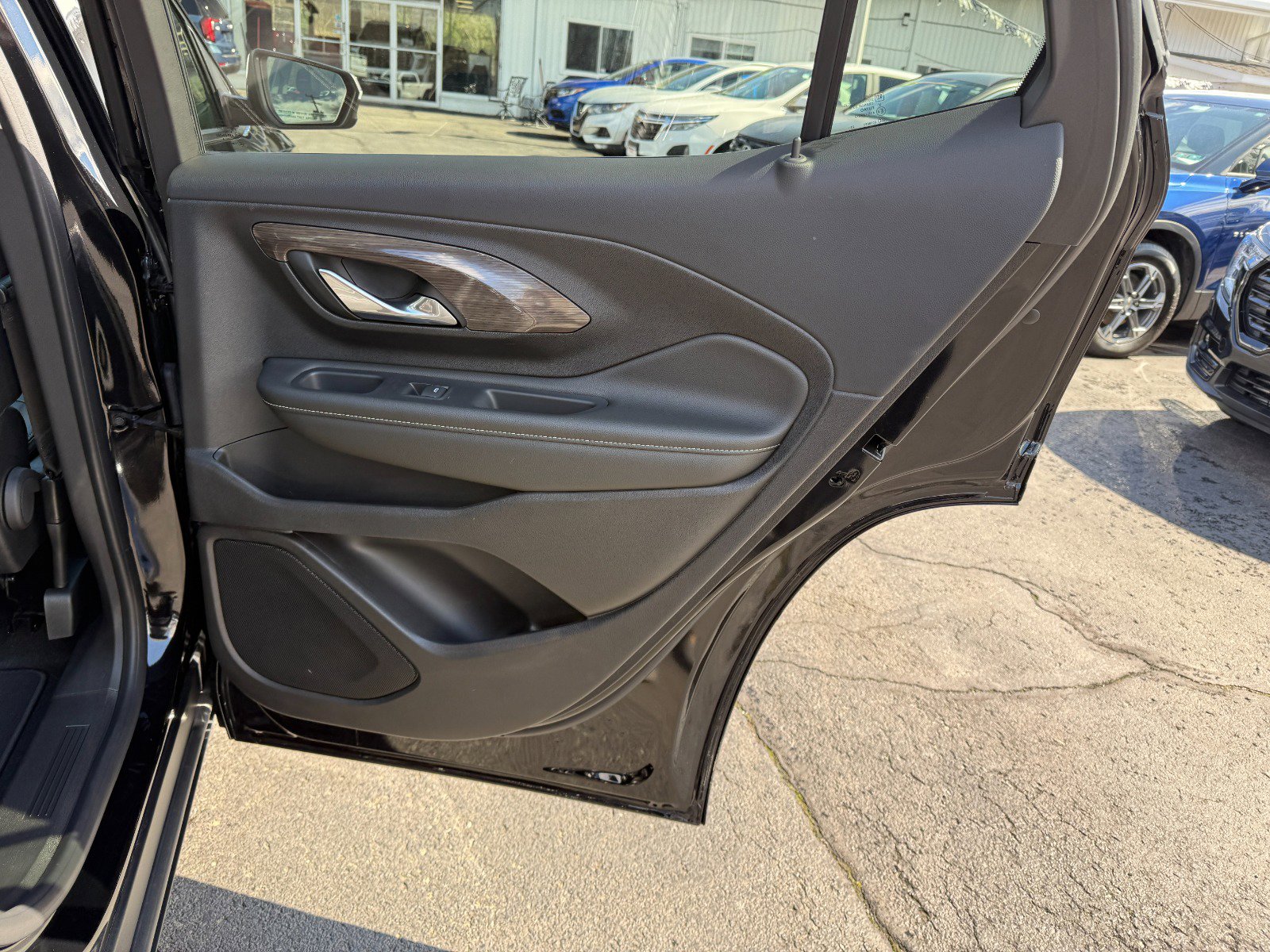 Used 2024 GMC Terrain Denali w/ Black Diamond Edition image 22