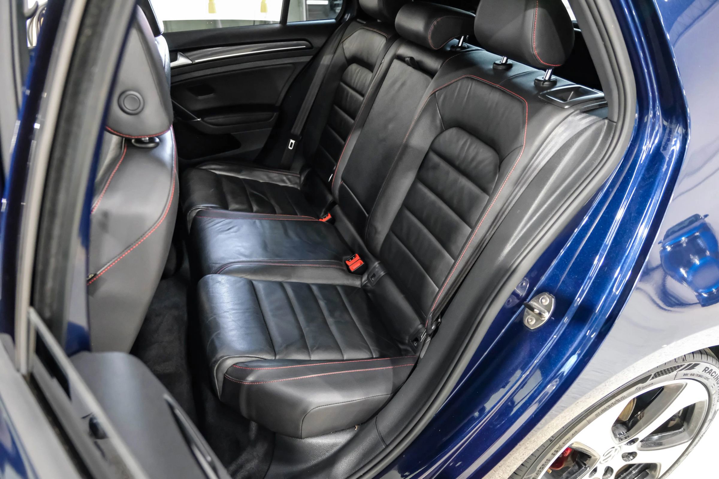 Used 2015 Volkswagen GTI SE FWD image 45