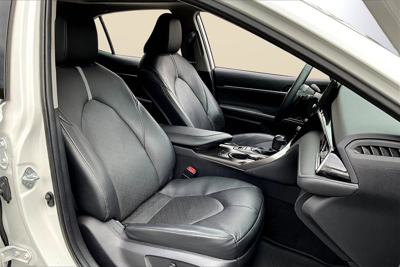 Used 2021 Toyota Camry XSE image 22