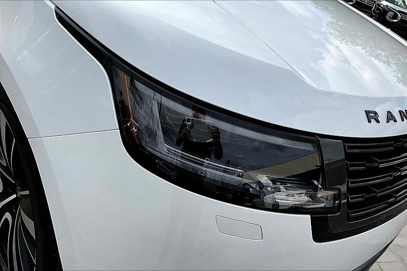 Used 2023 Land Rover Range Rover SE image 31