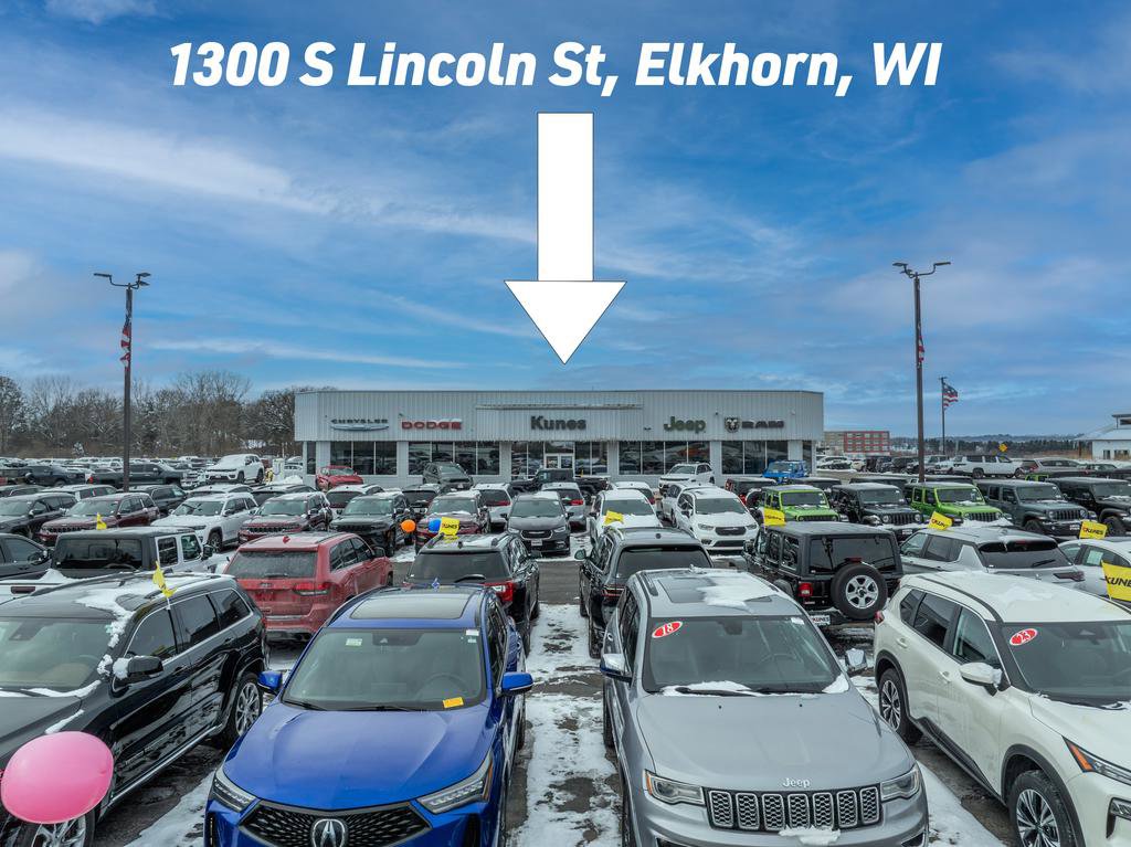 Used 2024 GMC Acadia Elevation image 9