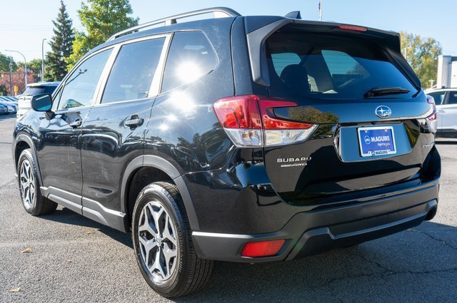 Used 2021 Subaru Forester Premium image 8