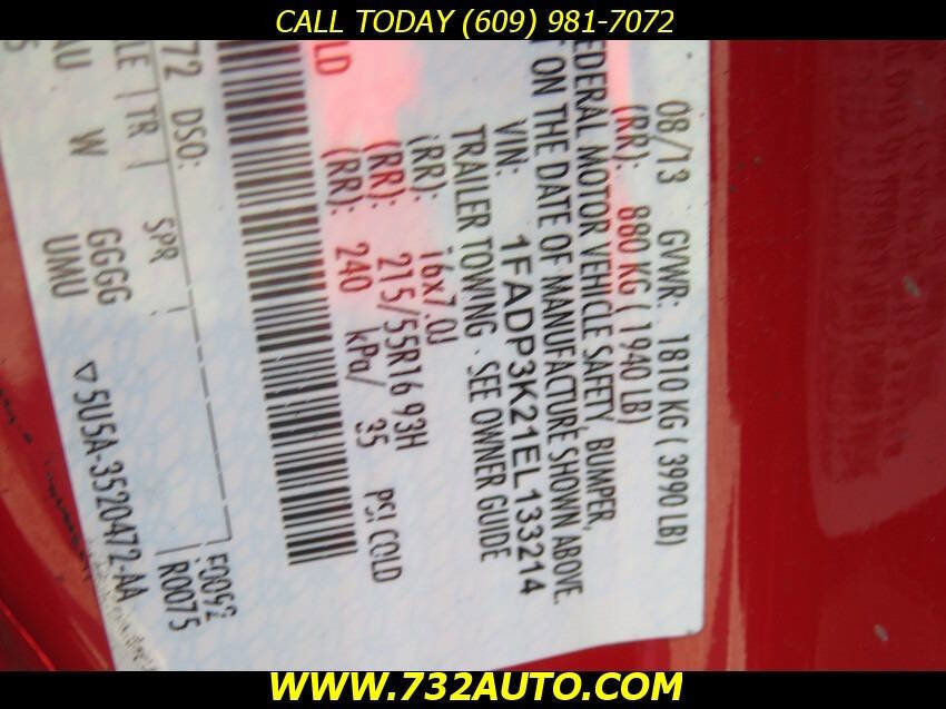 Used 2014 Ford Focus SE FWD image 30
