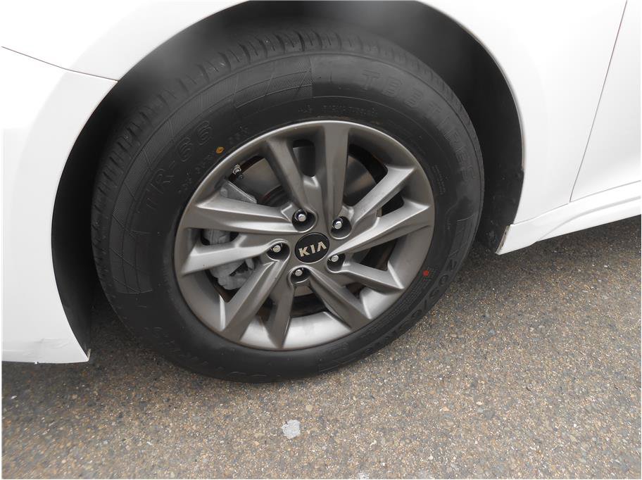 Used 2020 Kia Optima LX image 14