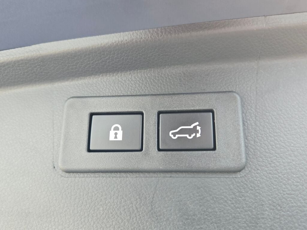 Used 2025 Subaru Outback Limited AWD/4WD image 16
