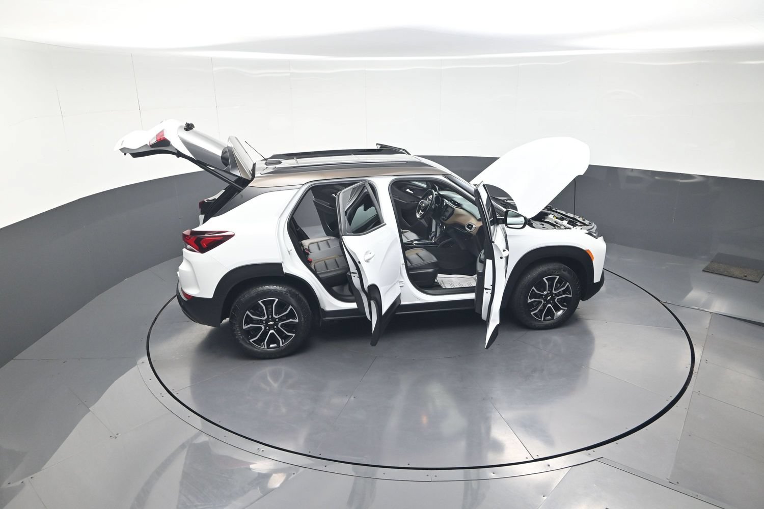 Used 2021 Chevrolet TrailBlazer ACTIV w/ Sun and Liftgate Package AWD/4WD image 14