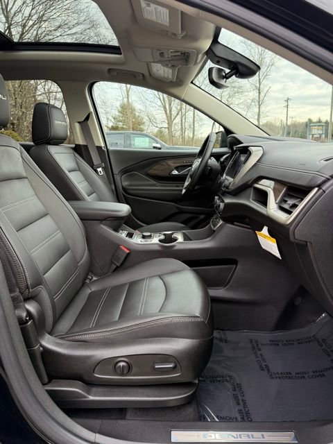 Used 2023 GMC Terrain Denali w/ Black Diamond Edition image 19