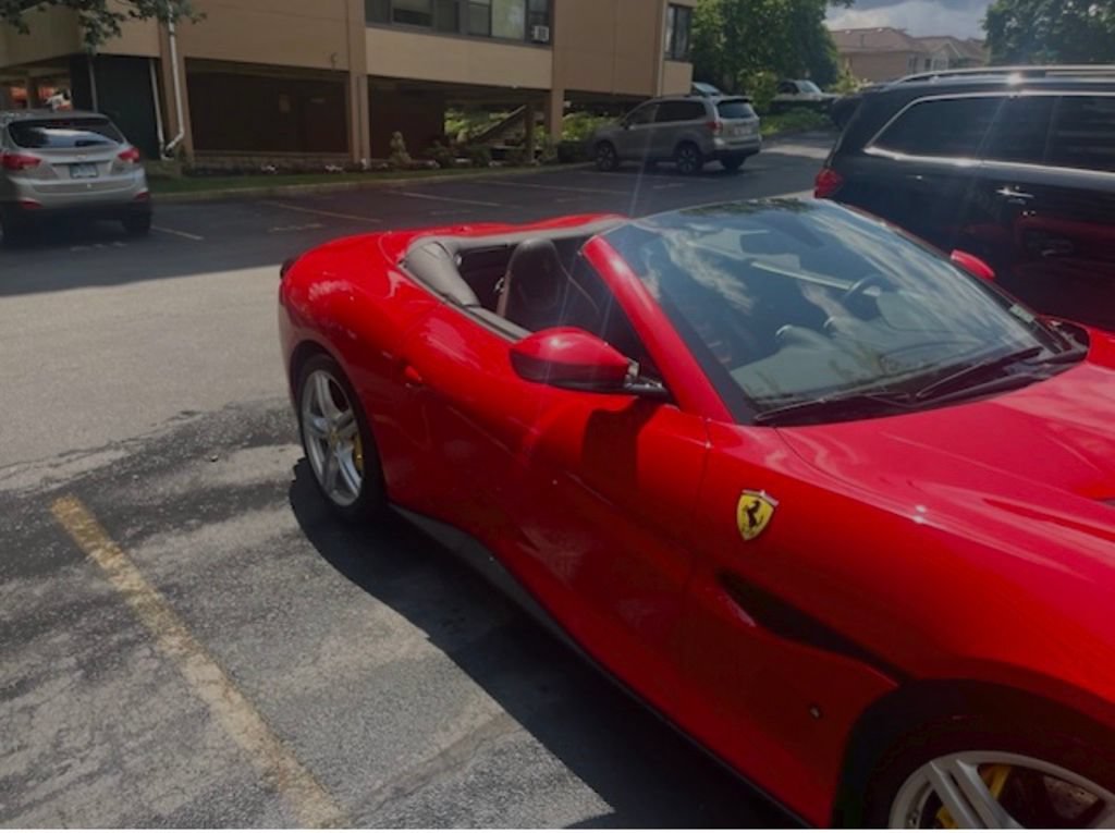 Used 2019 Ferrari Portofino RWD image 6