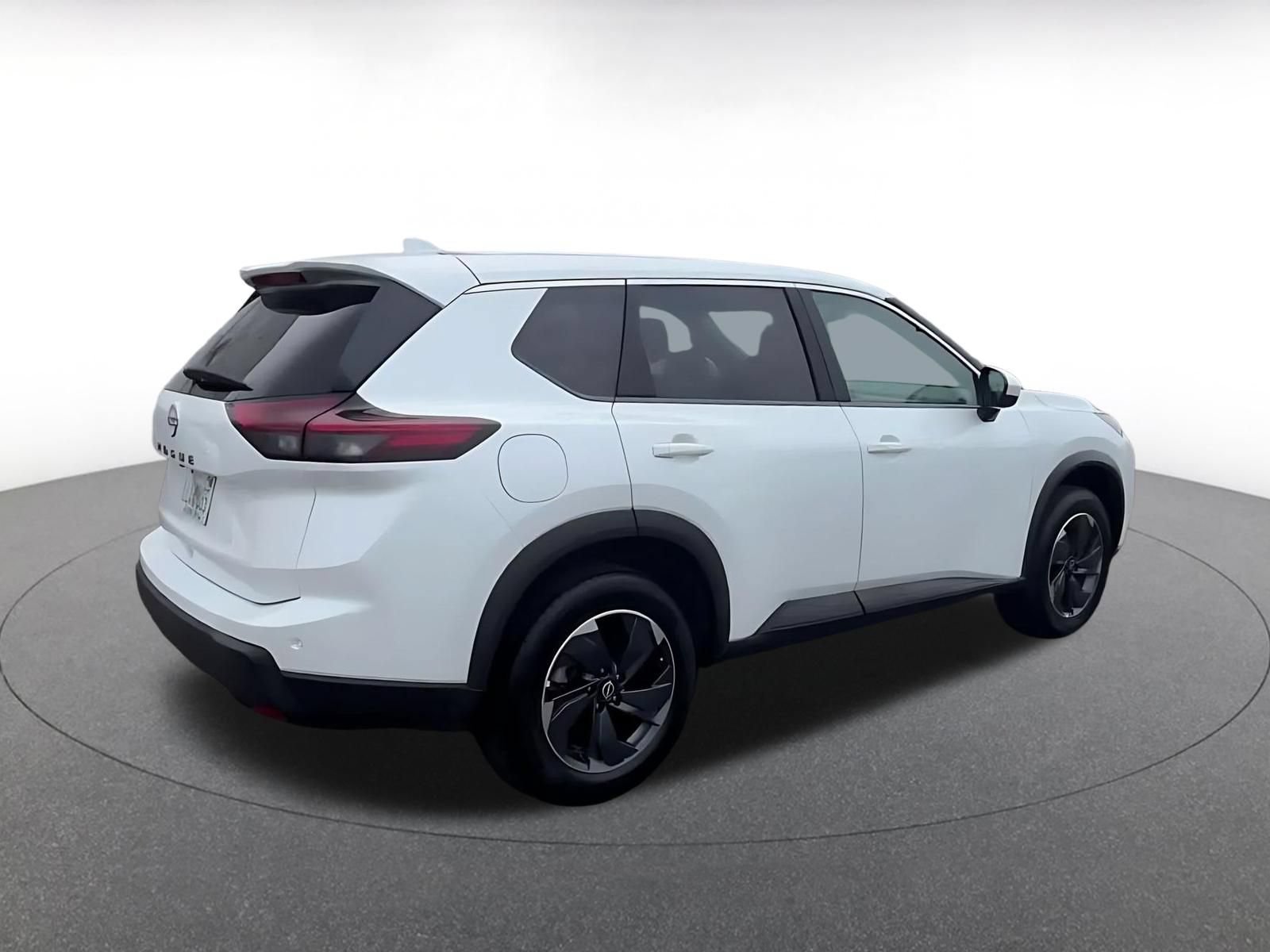 Used 2025 Nissan Rogue SV FWD image 13