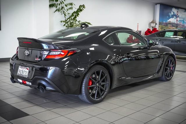 Used 2024 Toyota GR86 Premium w/ Performance Package RWD image 6
