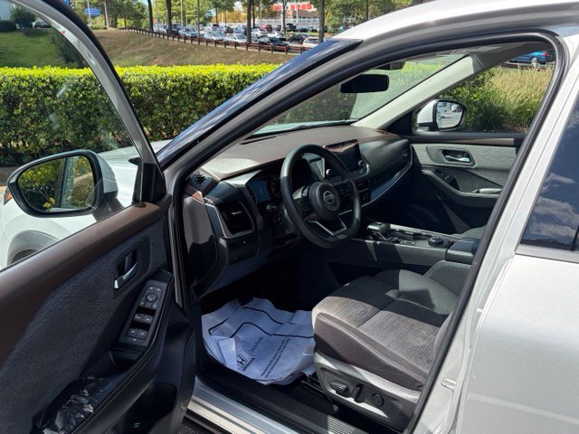 Used 2021 Nissan Rogue SV AWD/4WD image 13