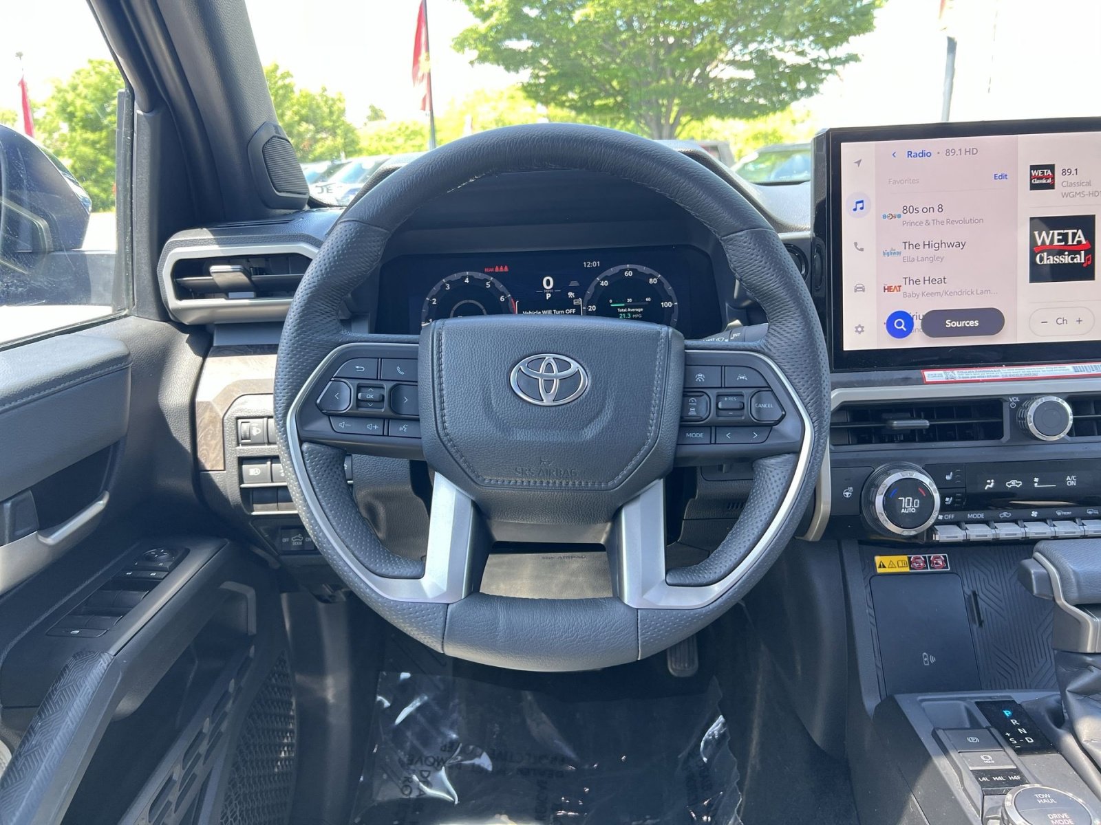 Used 2025 Toyota Tacoma Limited AWD/4WD image 16