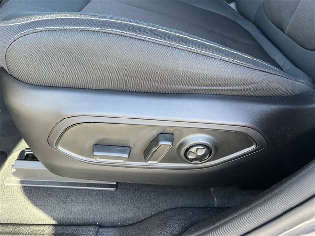 Used 2025 Jeep Grand Cherokee Laredo image 14