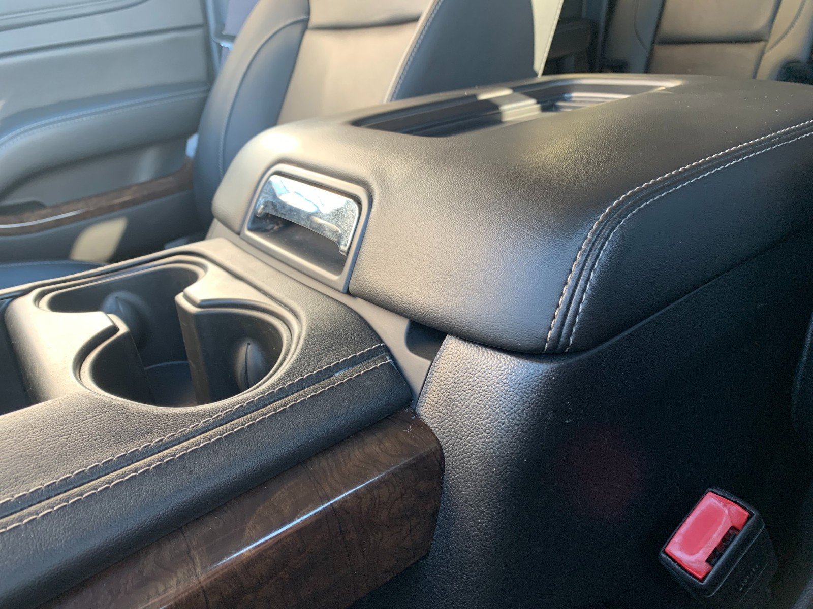 Used 2016 Chevrolet Suburban LT image 19