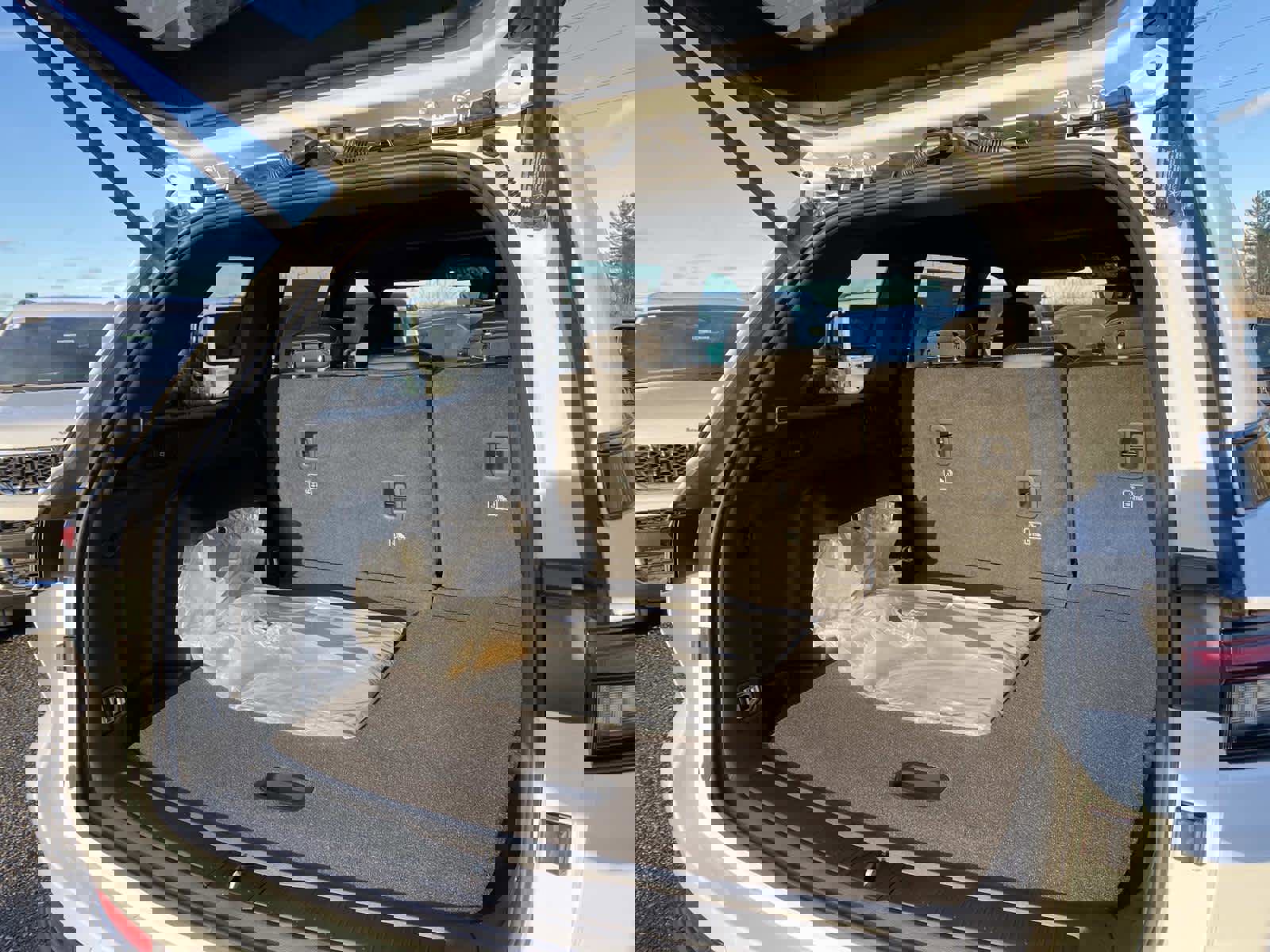 New 2025 Jeep Grand Cherokee Laredo image 4