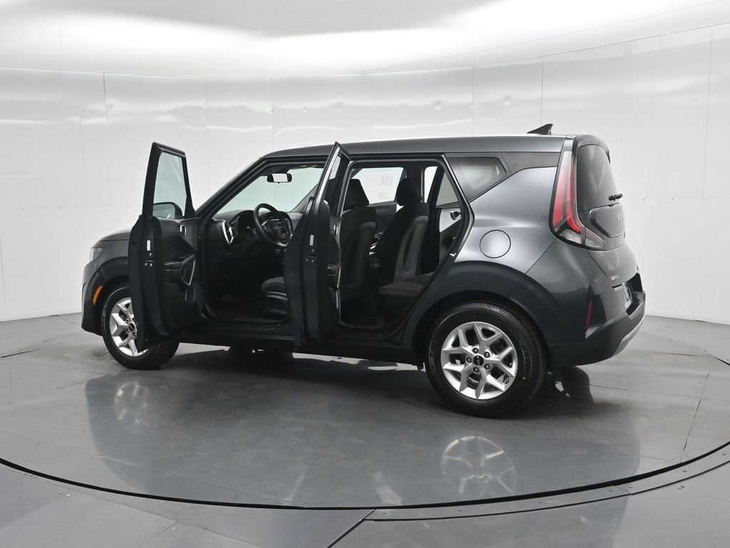 Used 2023 Kia Soul LX w/ Option Group 015 FWD image 34