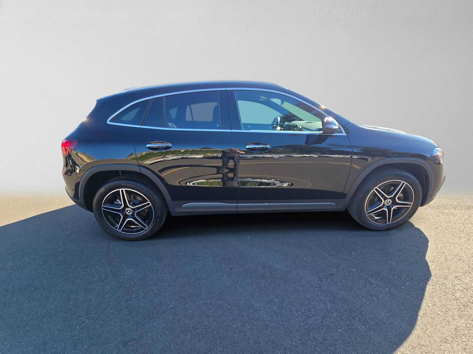 Used 2026 Mercedes-Benz GLA 250 4MATIC image 2