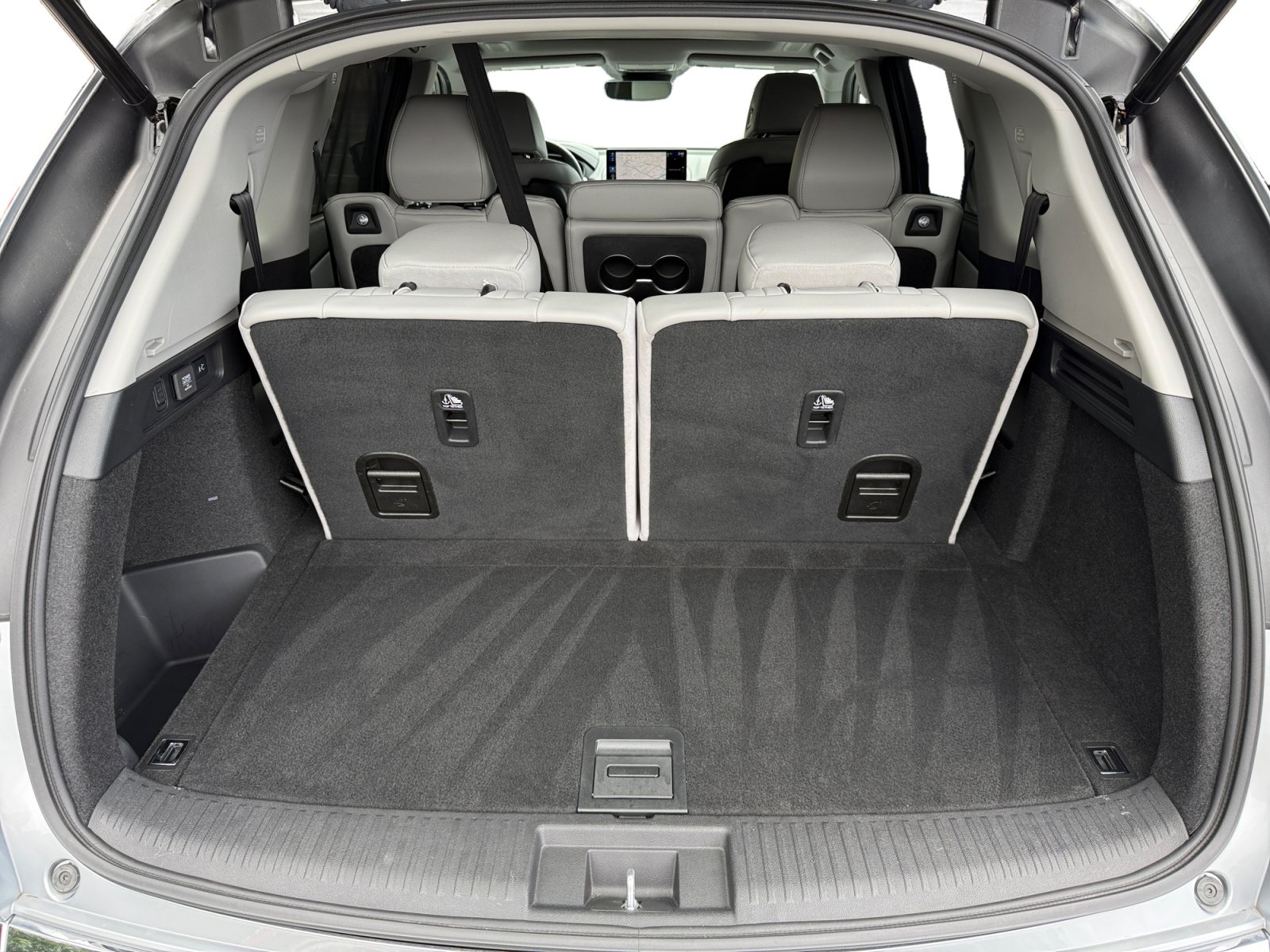 Used 2025 Acura MDX SH-AWD w/ Technology Package image 17