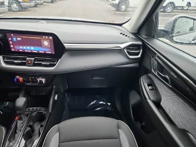 Used 2025 Chevrolet TrailBlazer LT AWD/4WD image 22