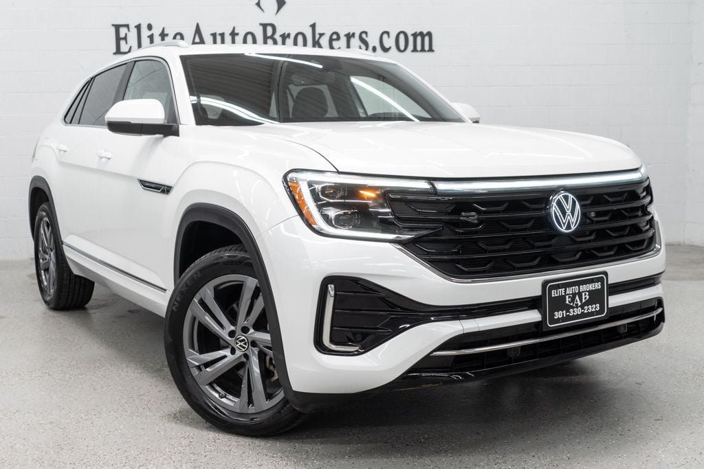 Used 2024 Volkswagen Atlas Cross Sport SEL R-Line AWD/4WD image 6