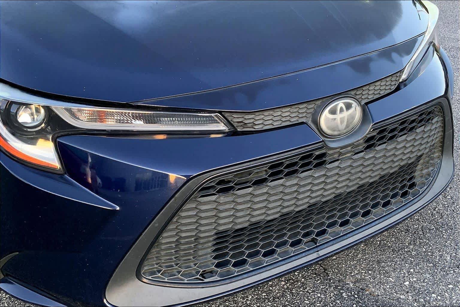 Used 2020 Toyota Corolla LE FWD image 29
