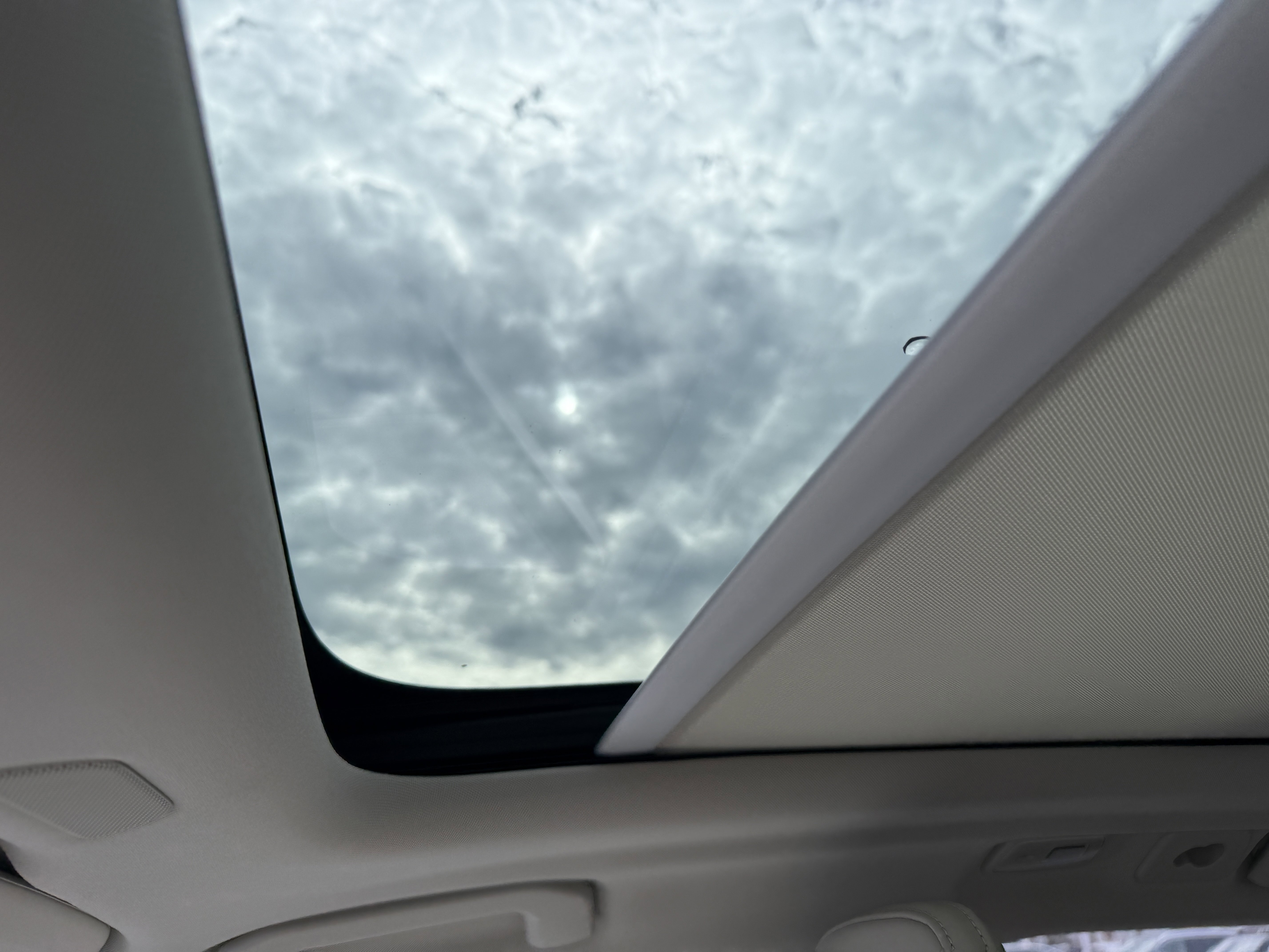 Certified 2025 Volvo XC60 T8 Ultra w/ Protection Package image 21