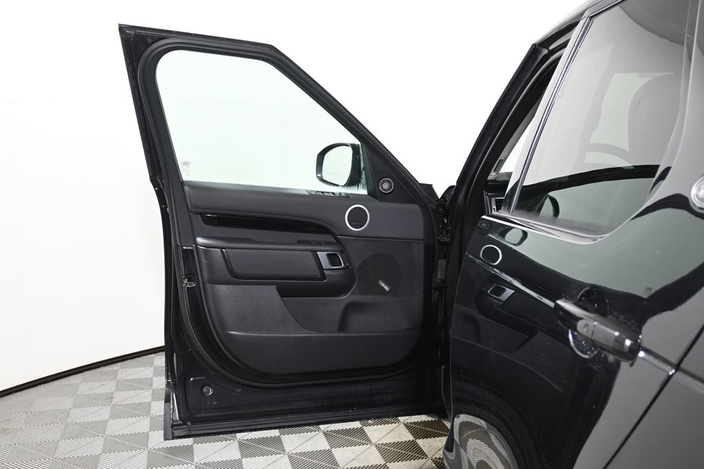 Used 2024 Land Rover Discovery S AWD/4WD image 56