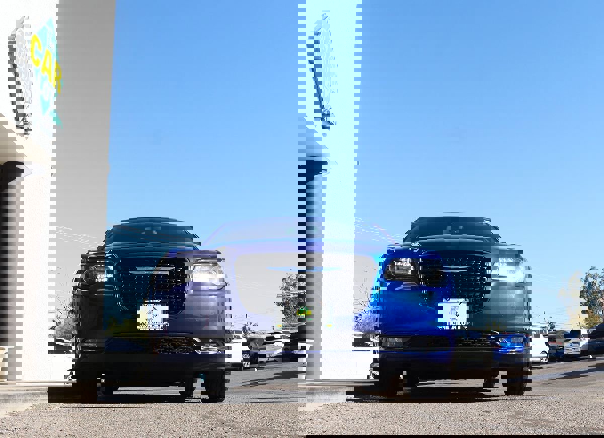 Used 2018 Chrysler 300 S image 17