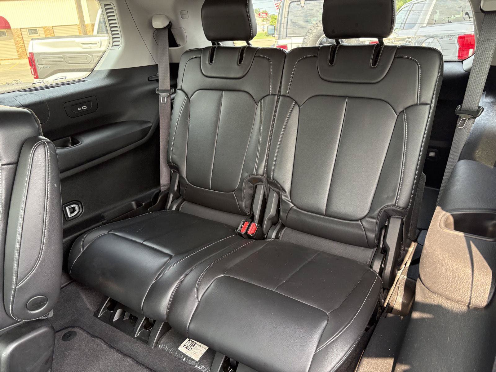 Used 2022 Jeep Grand Cherokee L Limited AWD/4WD image 15