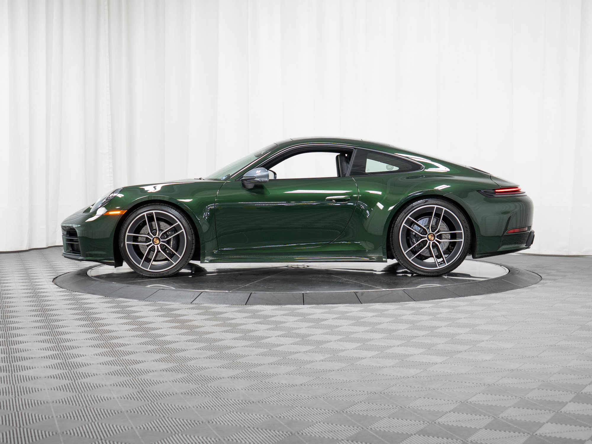 Certified 2026 Porsche 911 Carrera T RWD image 34