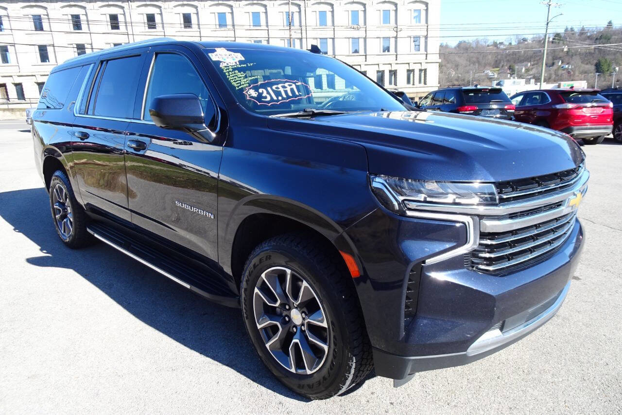 Used 2021 Chevrolet Suburban LT image 4