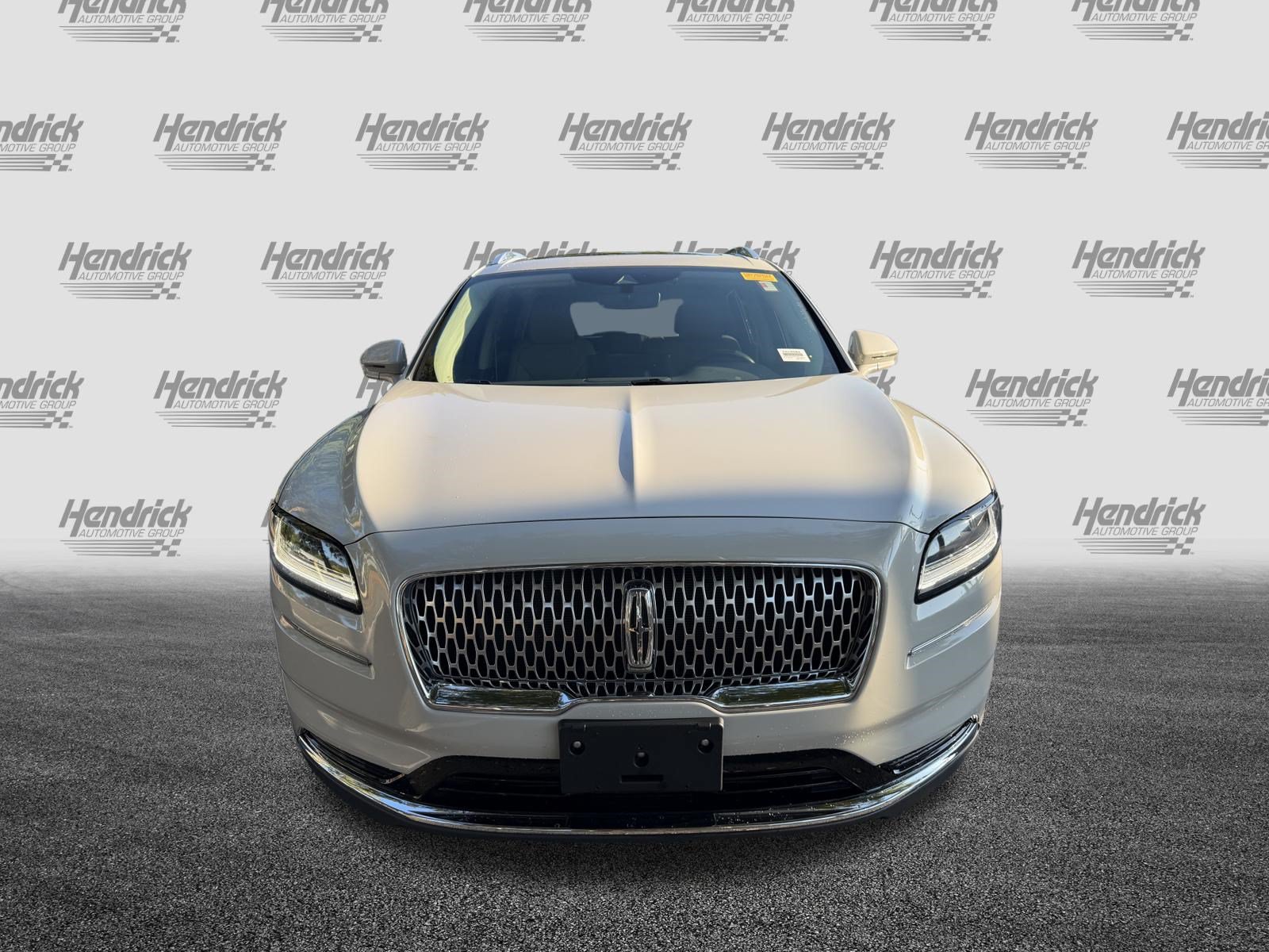 Used 2023 Lincoln Nautilus Reserve FWD image 3